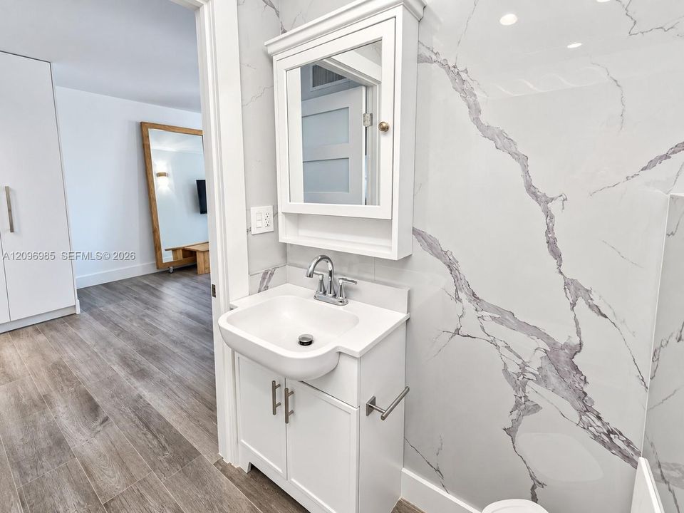 В аренду: $6,500 (1 спален, 1 ванн, 660 Квадратных фут)