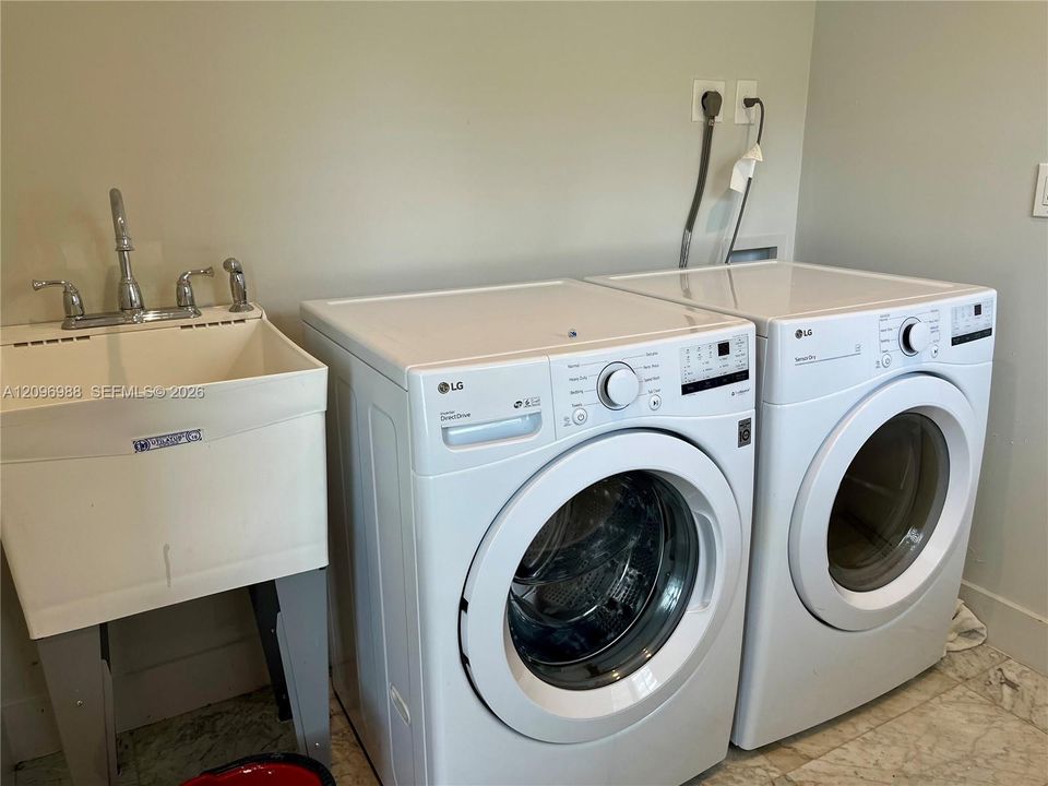 For Rent: $9,400 (4 beds, 3 baths, 2276 Square Feet)