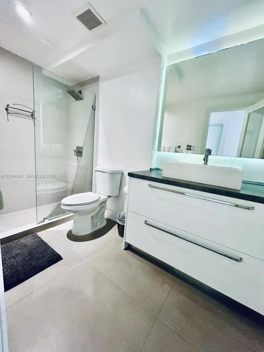 For Rent: $2,600 (1 beds, 1 baths, 560 Square Feet)