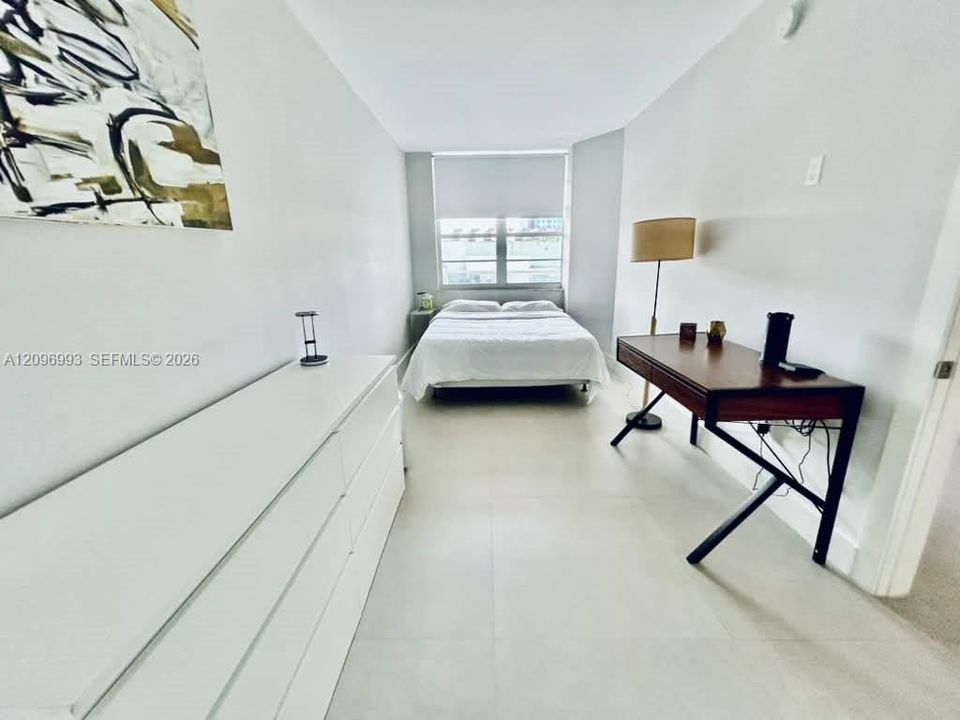 For Rent: $2,600 (1 beds, 1 baths, 560 Square Feet)