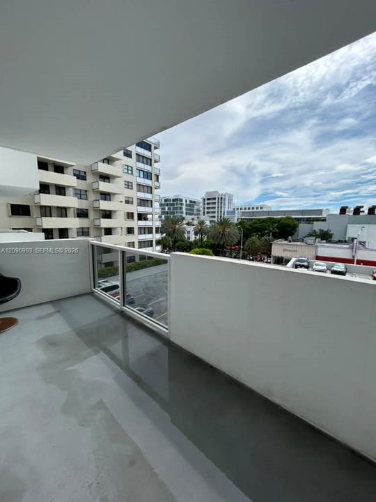 For Rent: $2,600 (1 beds, 1 baths, 560 Square Feet)