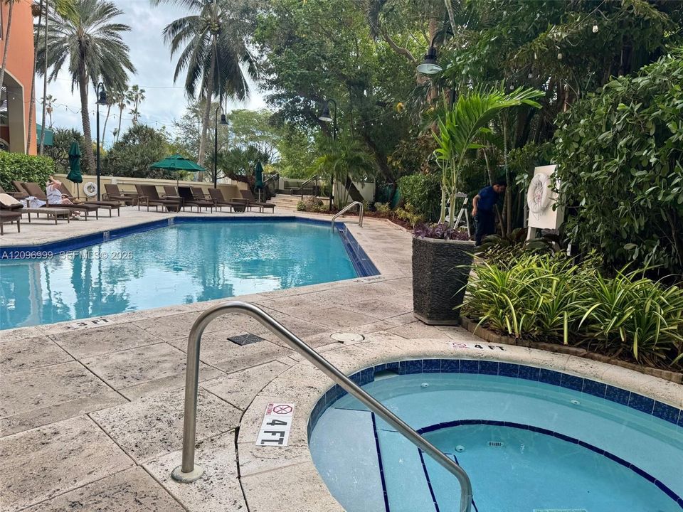 For Rent: $6,200 (2 beds, 2 baths, 1110 Square Feet)