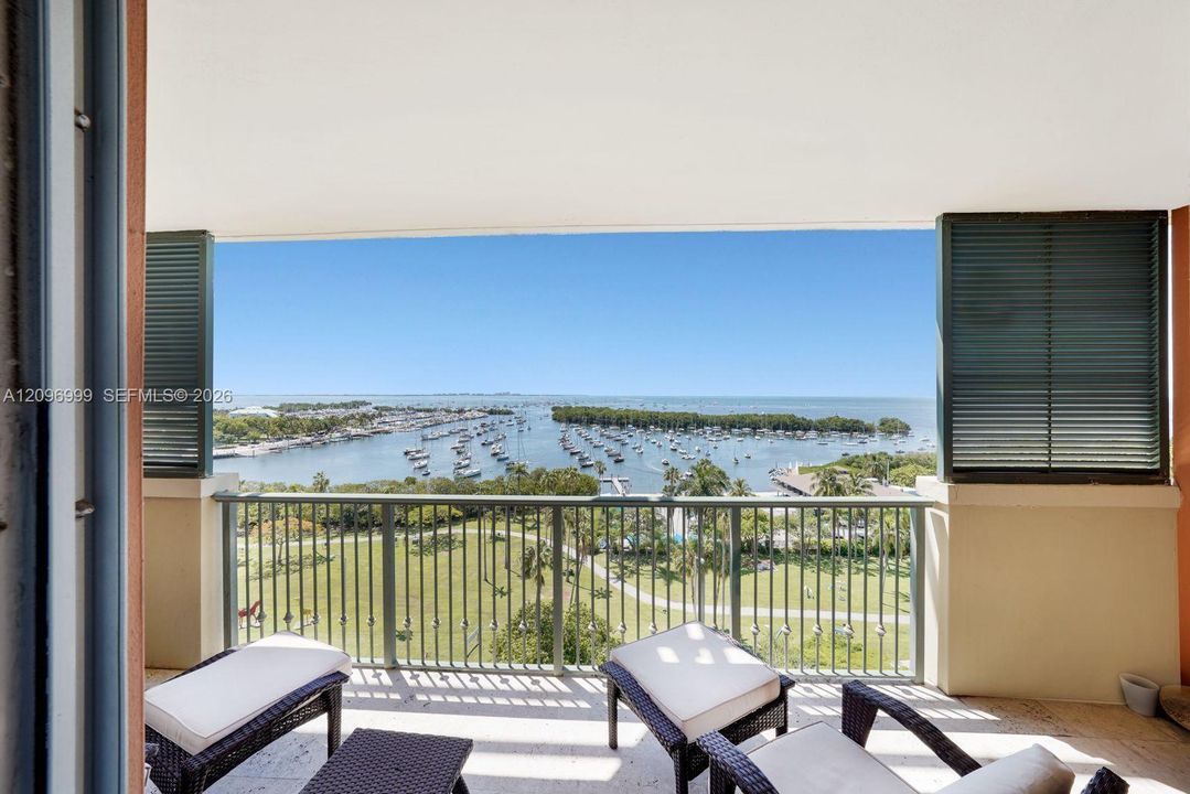 For Rent: $6,200 (2 beds, 2 baths, 1110 Square Feet)