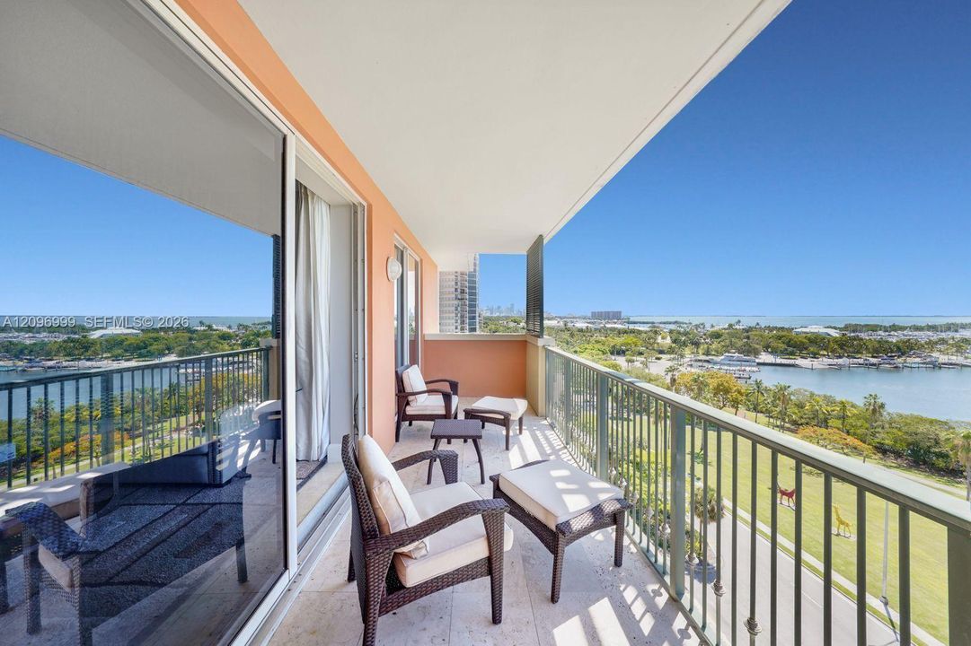 For Rent: $6,200 (2 beds, 2 baths, 1110 Square Feet)