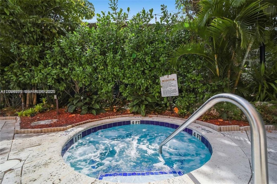 For Rent: $6,200 (2 beds, 2 baths, 1110 Square Feet)