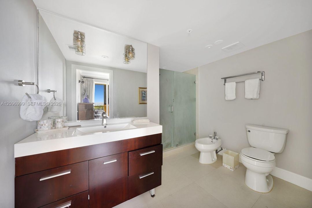 For Rent: $6,200 (2 beds, 2 baths, 1110 Square Feet)