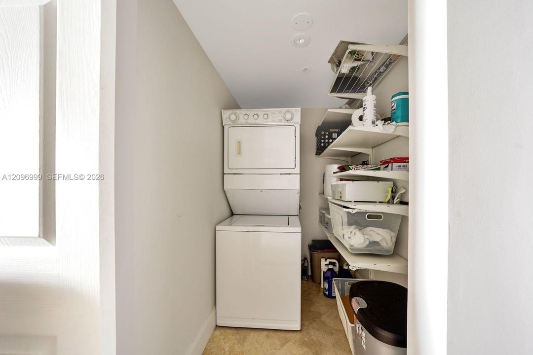 For Rent: $6,200 (2 beds, 2 baths, 1110 Square Feet)