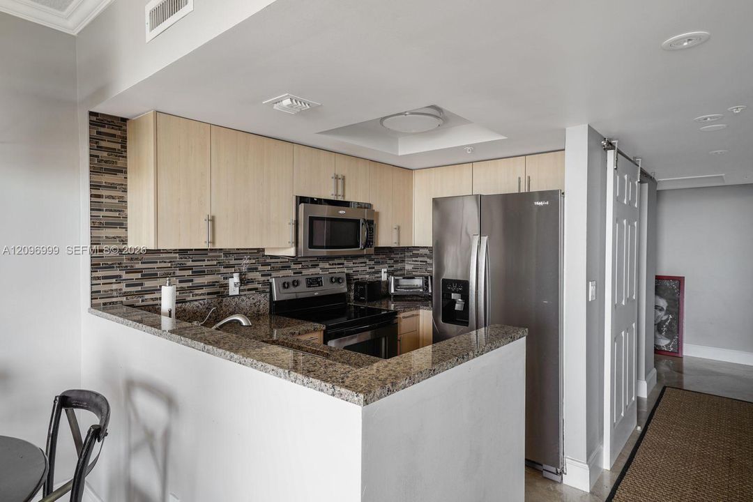 For Rent: $6,200 (2 beds, 2 baths, 1110 Square Feet)