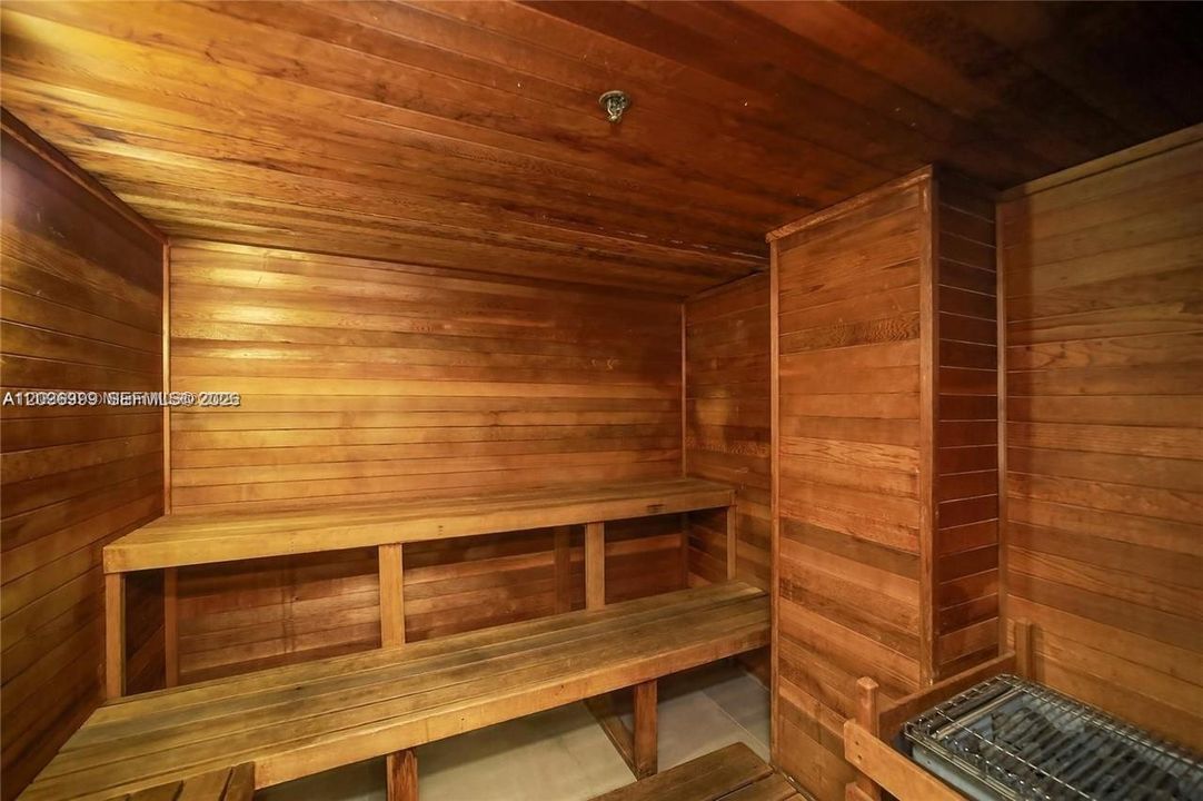 For Rent: $6,200 (2 beds, 2 baths, 1110 Square Feet)