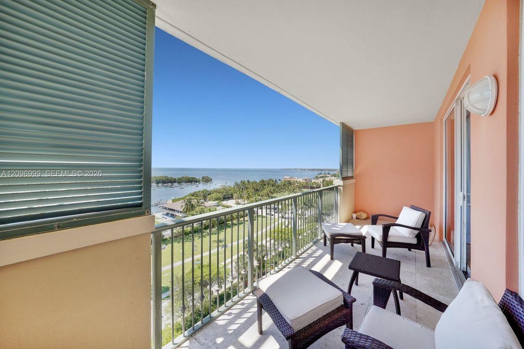 For Rent: $6,200 (2 beds, 2 baths, 1110 Square Feet)