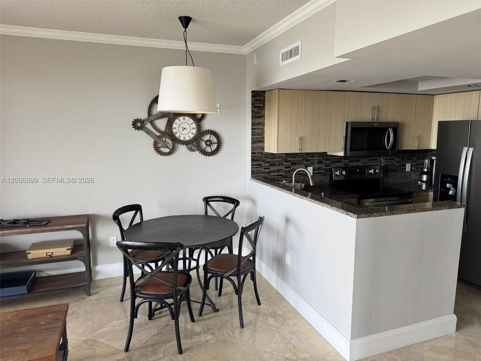 For Rent: $6,200 (2 beds, 2 baths, 1110 Square Feet)
