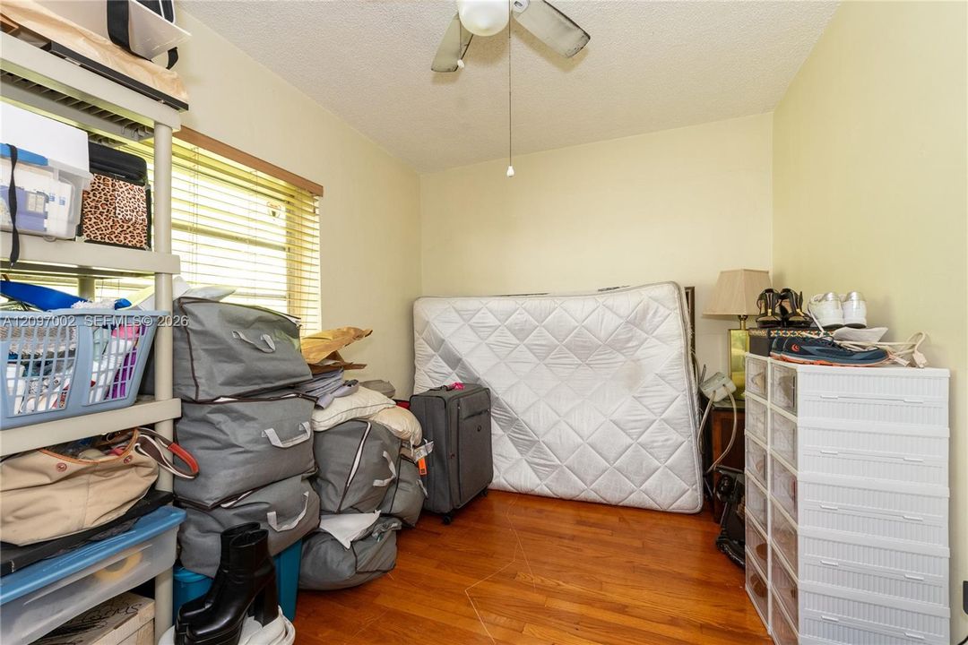En Venta: $1,650,000 (5 camas, 4 baños, 2337 Pies cuadrados)