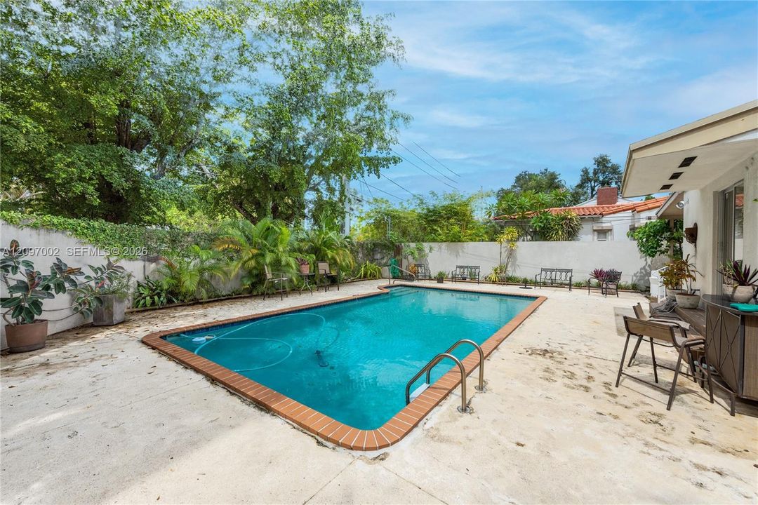 En Venta: $1,650,000 (5 camas, 4 baños, 2337 Pies cuadrados)
