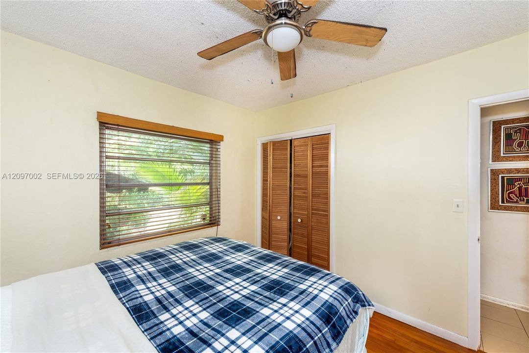 En Venta: $1,650,000 (5 camas, 4 baños, 2337 Pies cuadrados)
