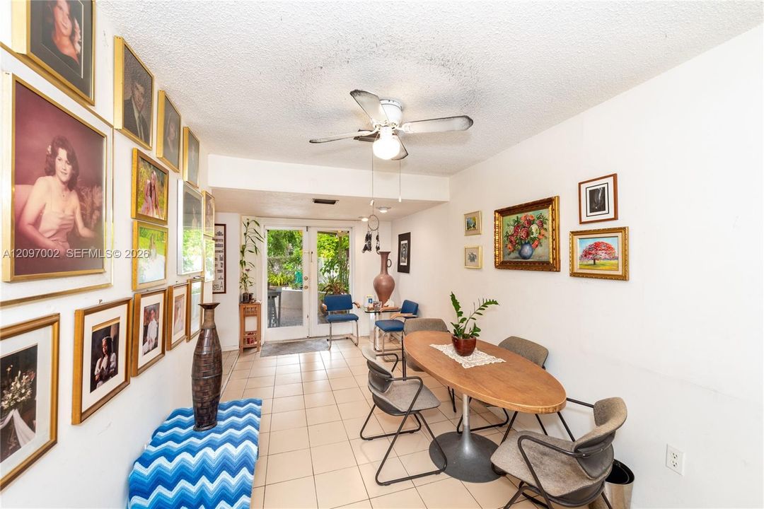 En Venta: $1,650,000 (5 camas, 4 baños, 2337 Pies cuadrados)