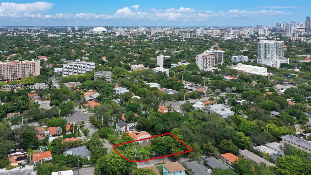 En Venta: $1,650,000 (5 camas, 4 baños, 2337 Pies cuadrados)