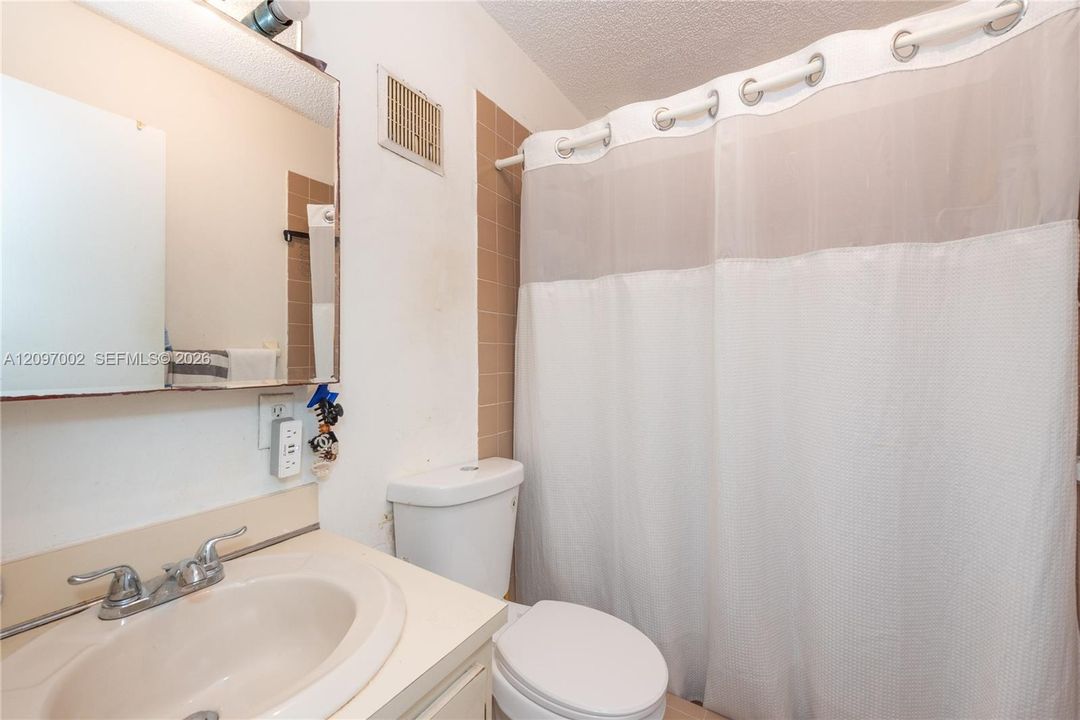 En Venta: $1,650,000 (5 camas, 4 baños, 2337 Pies cuadrados)