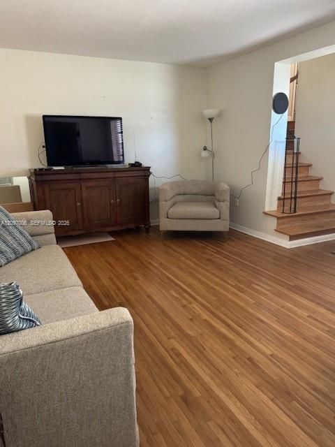 En Venta: $790,000 (4 camas, 2 baños, 1606 Pies cuadrados)