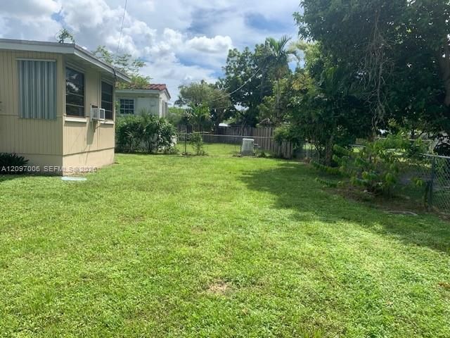 En Venta: $790,000 (4 camas, 2 baños, 1606 Pies cuadrados)