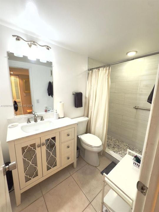 En Venta: $305,000 (3 camas, 2 baños, 1262 Pies cuadrados)