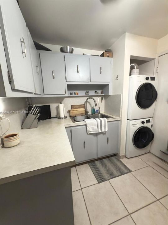 En Venta: $305,000 (3 camas, 2 baños, 1262 Pies cuadrados)