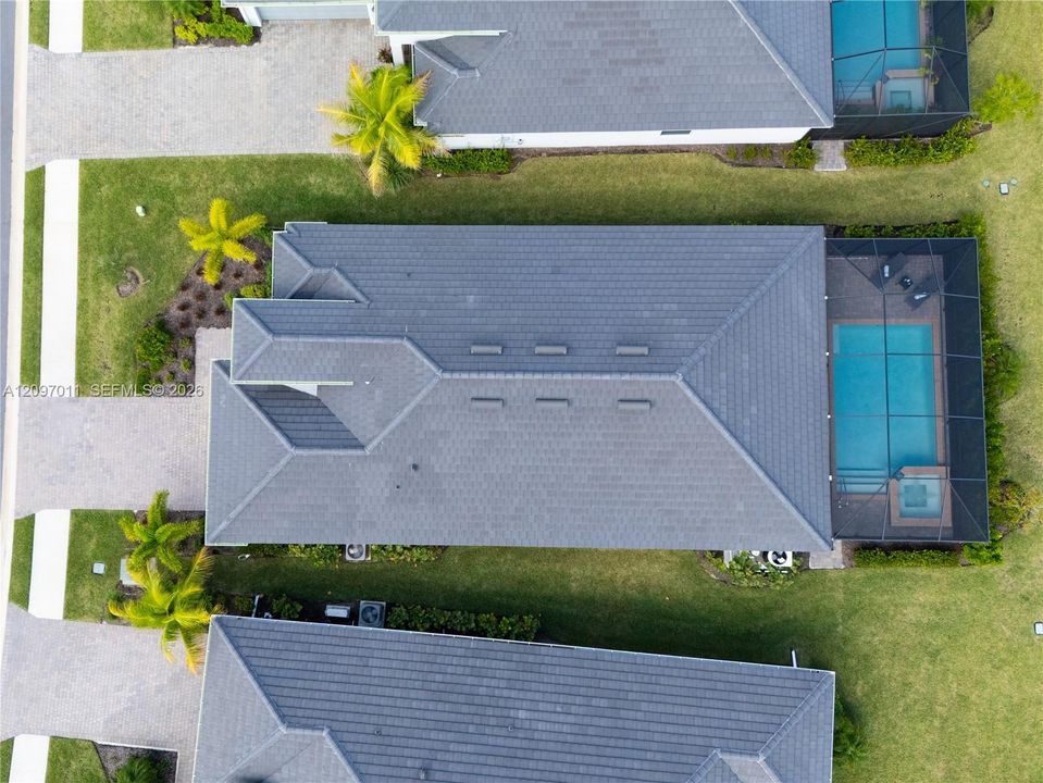 En Venta: $695,000 (4 camas, 2 baños, 2249 Pies cuadrados)
