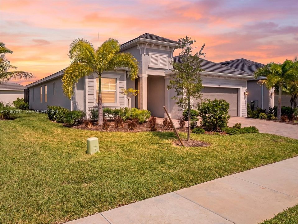 En Venta: $695,000 (4 camas, 2 baños, 2249 Pies cuadrados)