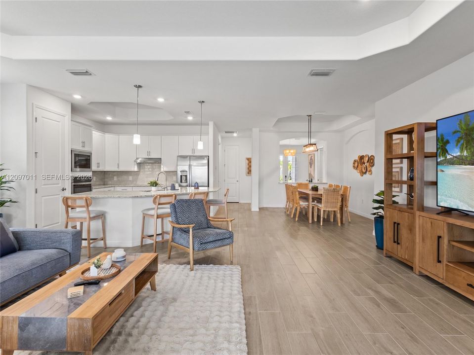 En Venta: $695,000 (4 camas, 2 baños, 2249 Pies cuadrados)