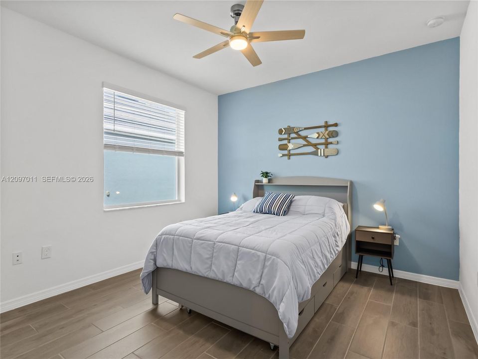 En Venta: $695,000 (4 camas, 2 baños, 2249 Pies cuadrados)