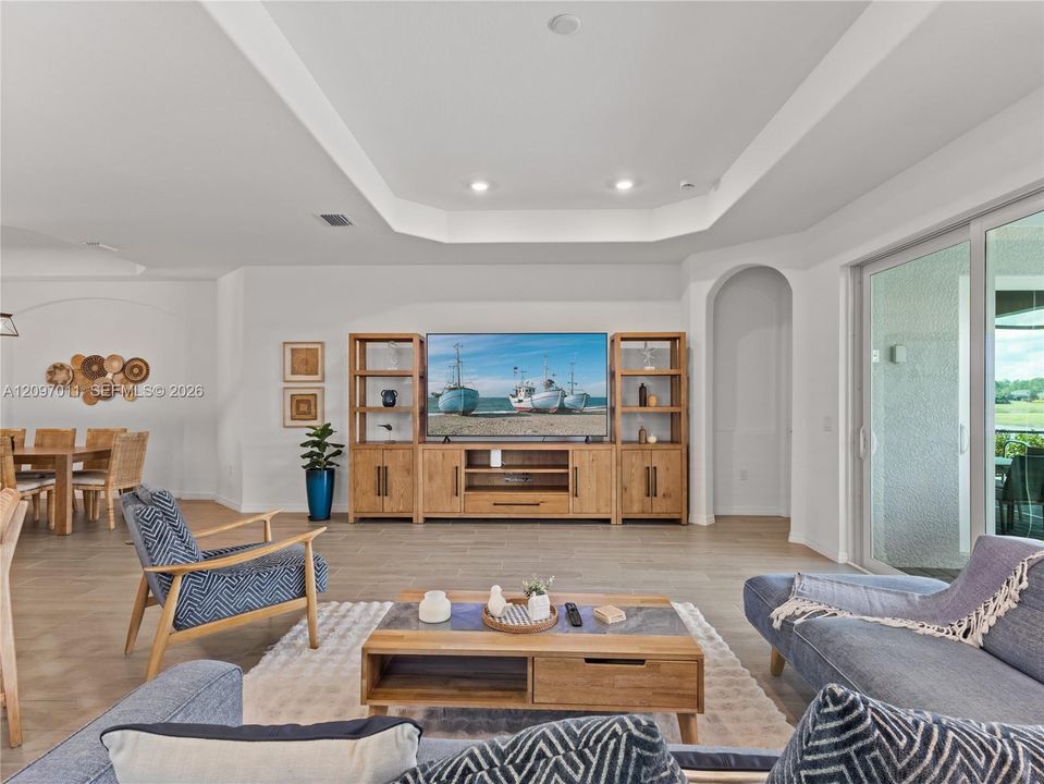 En Venta: $695,000 (4 camas, 2 baños, 2249 Pies cuadrados)