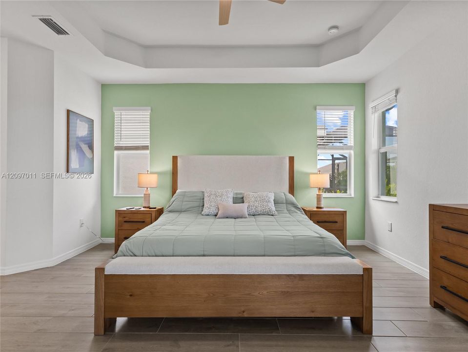 En Venta: $695,000 (4 camas, 2 baños, 2249 Pies cuadrados)