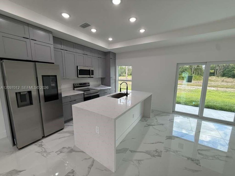 For Rent: $1,800 (3 beds, 2 baths, 0 Square Feet)