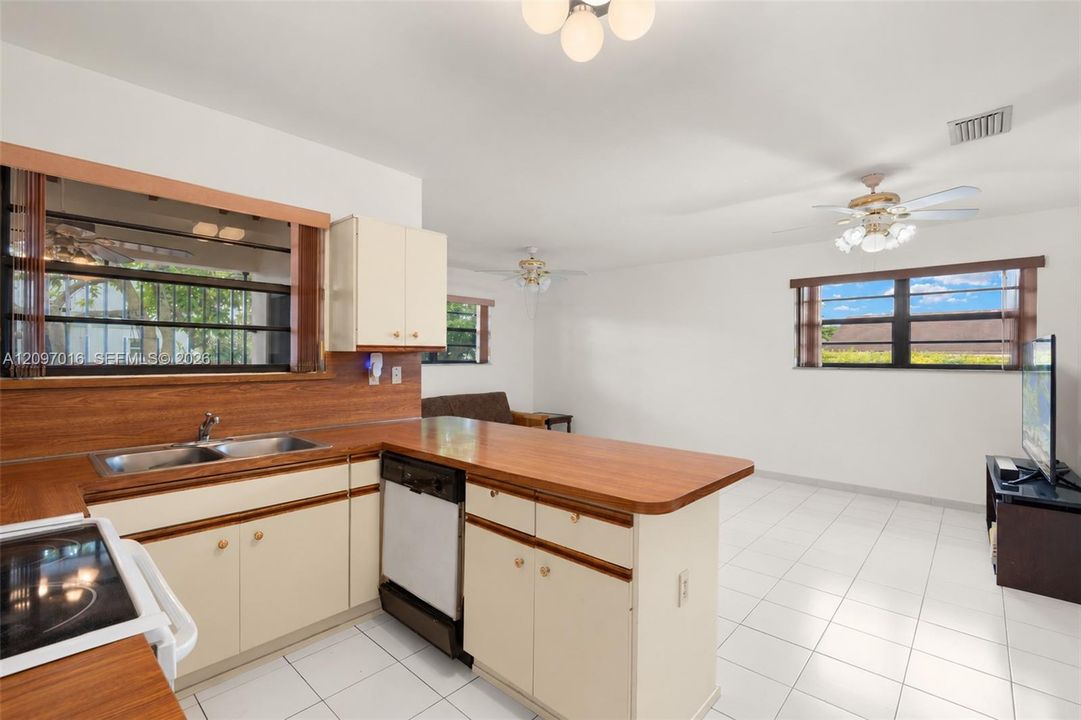 For Sale: $770,000 (3 beds, 2 baths, 2002 Square Feet)