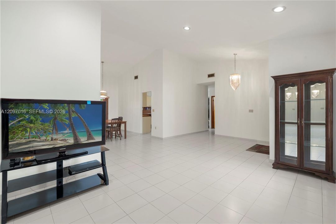 For Sale: $770,000 (3 beds, 2 baths, 2002 Square Feet)