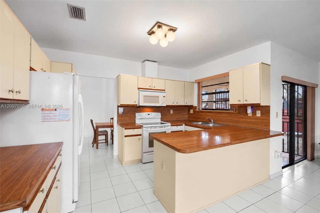 For Sale: $770,000 (3 beds, 2 baths, 2002 Square Feet)