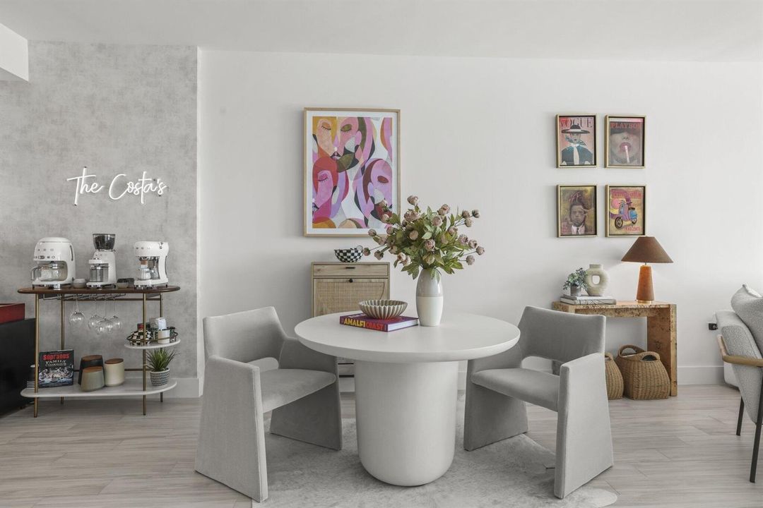 dining/coffee area
