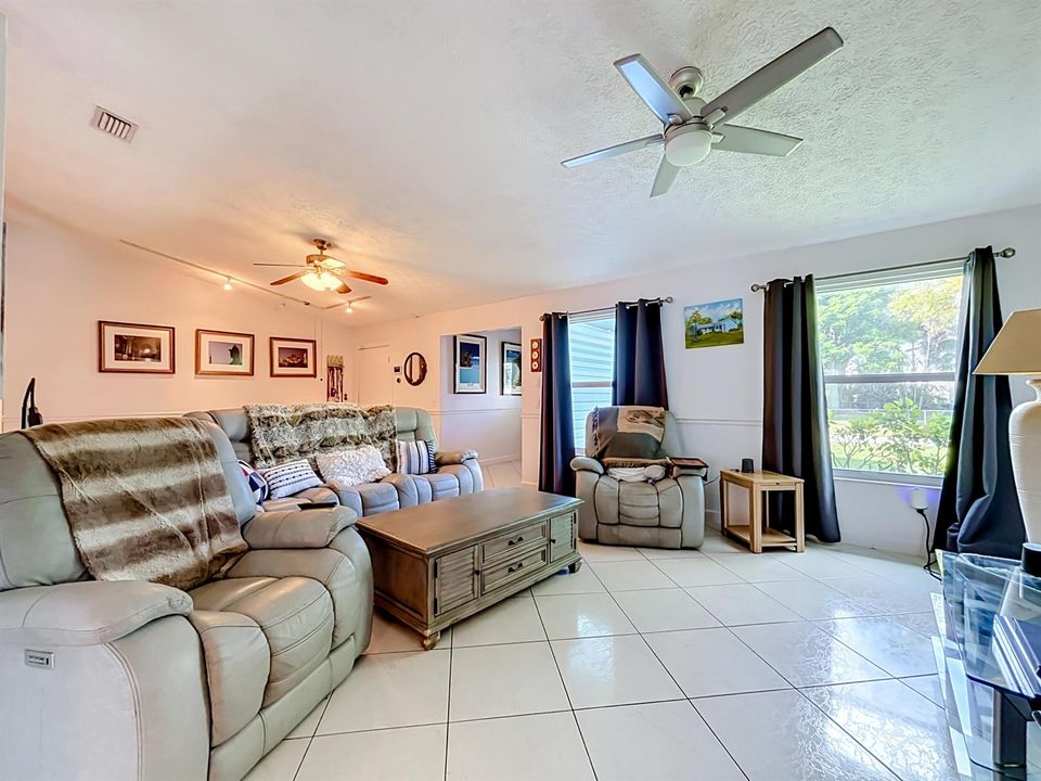 1615 SW Alberca Lane-14