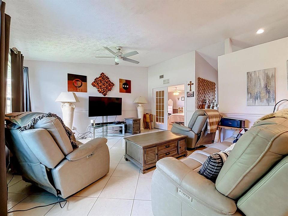1615 SW Alberca Lane-11