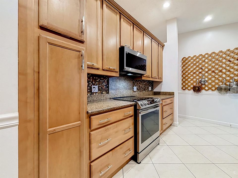 1615 SW Alberca Lane-19