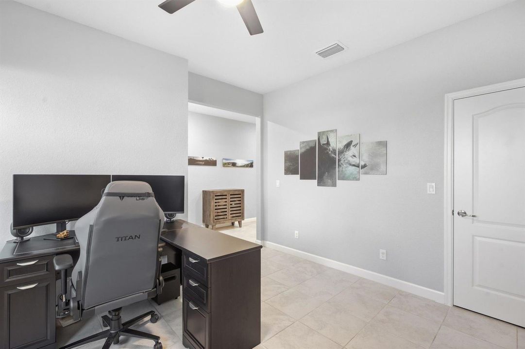 Office-Flex Room