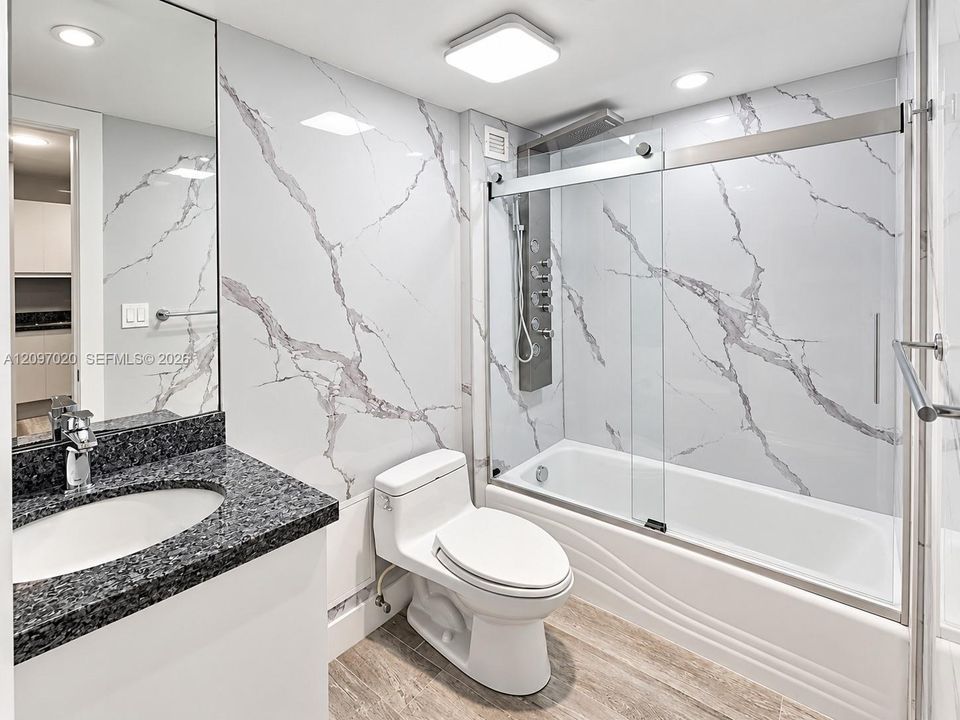 En Venta: $999,000 (1 camas, 1 baños, 660 Pies cuadrados)