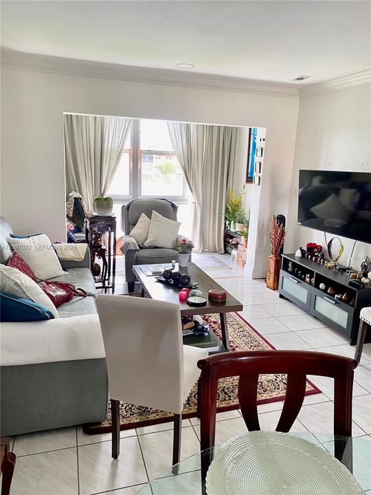 For Sale: $85,000 (1 beds, 1 baths, 620 Square Feet)