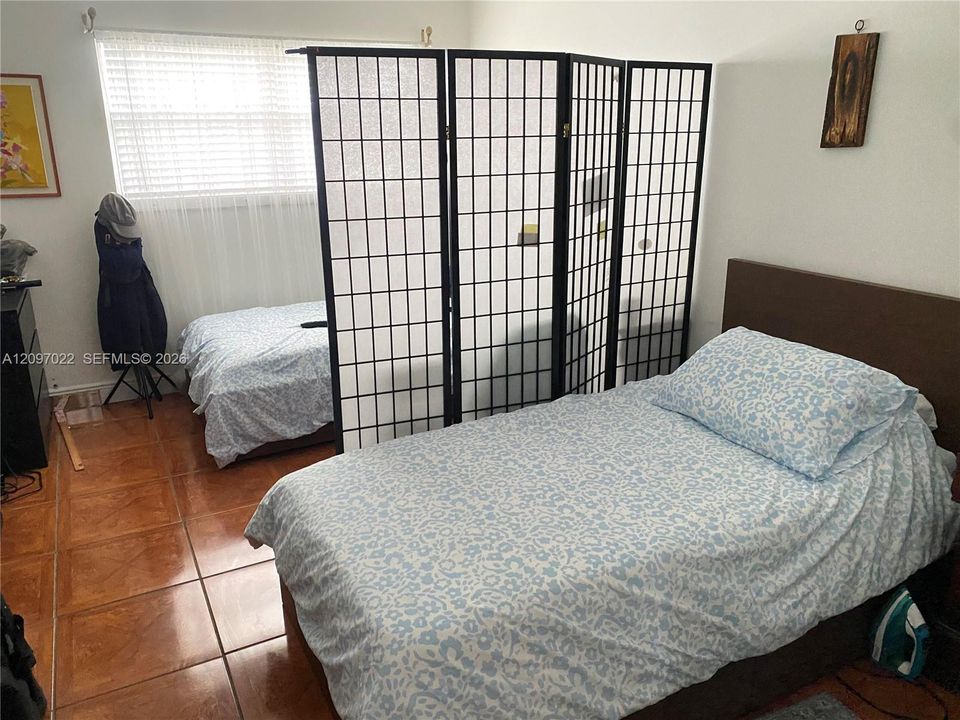 For Sale: $85,000 (1 beds, 1 baths, 620 Square Feet)