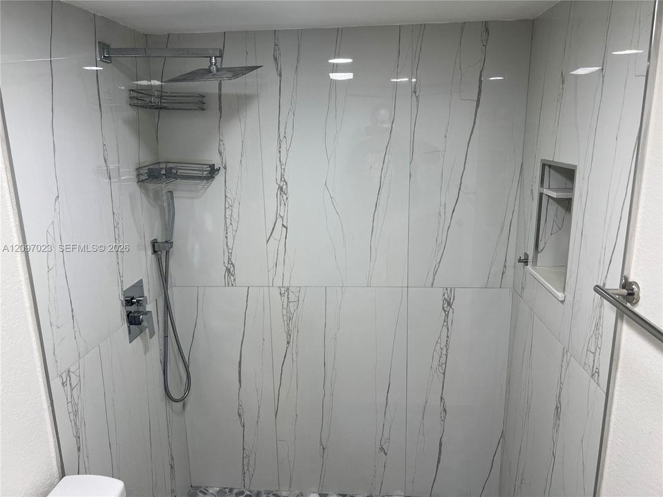 For Rent: $2,400 (2 beds, 2 baths, 1312 Square Feet)