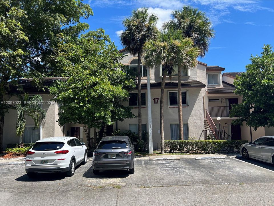 For Rent: $2,400 (2 beds, 2 baths, 1312 Square Feet)