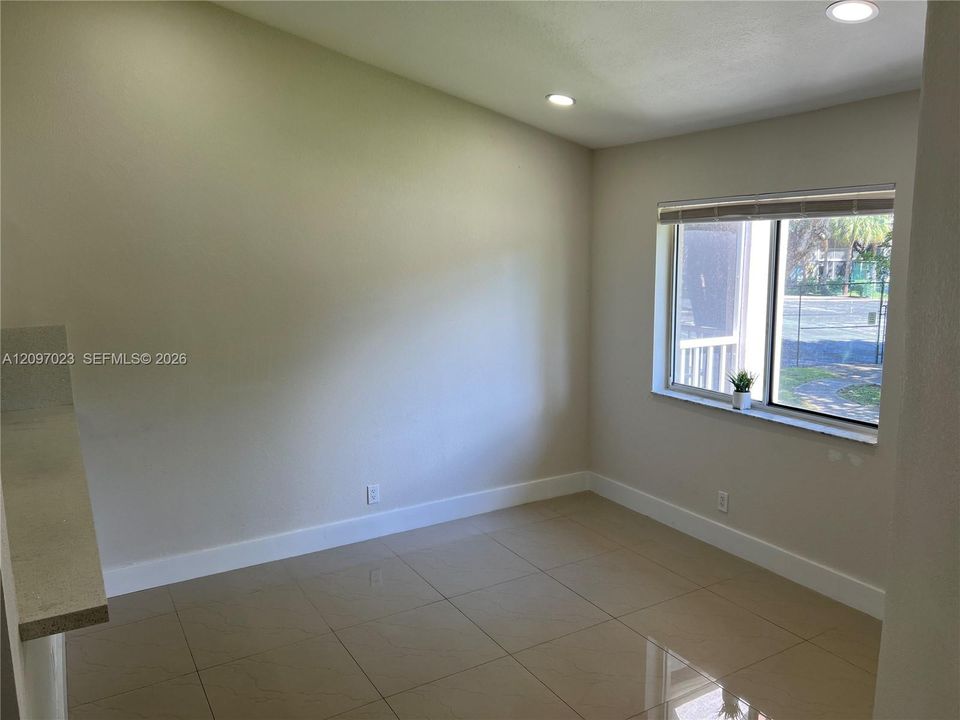 For Rent: $2,400 (2 beds, 2 baths, 1312 Square Feet)