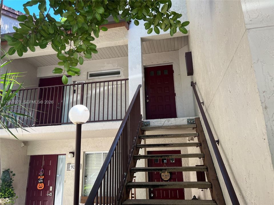 For Rent: $2,400 (2 beds, 2 baths, 1312 Square Feet)