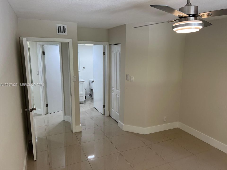 For Rent: $2,400 (2 beds, 2 baths, 1312 Square Feet)