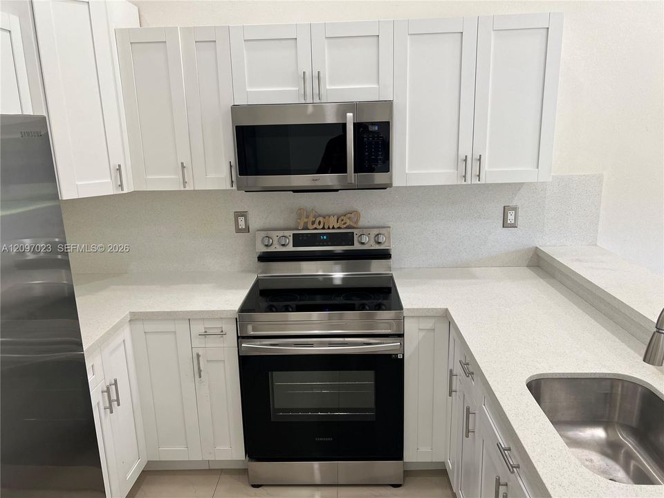 For Rent: $2,400 (2 beds, 2 baths, 1312 Square Feet)