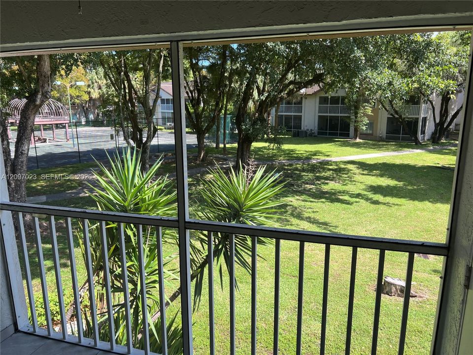 For Rent: $2,400 (2 beds, 2 baths, 1312 Square Feet)